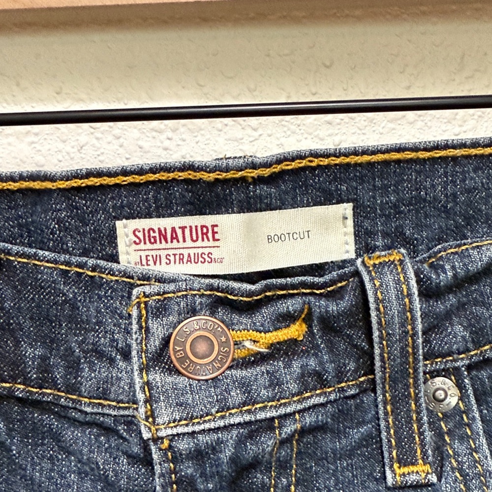 Levi Strauss Men's Boot cut Jeans, Size 28 W 30L - Picture 2 of 4